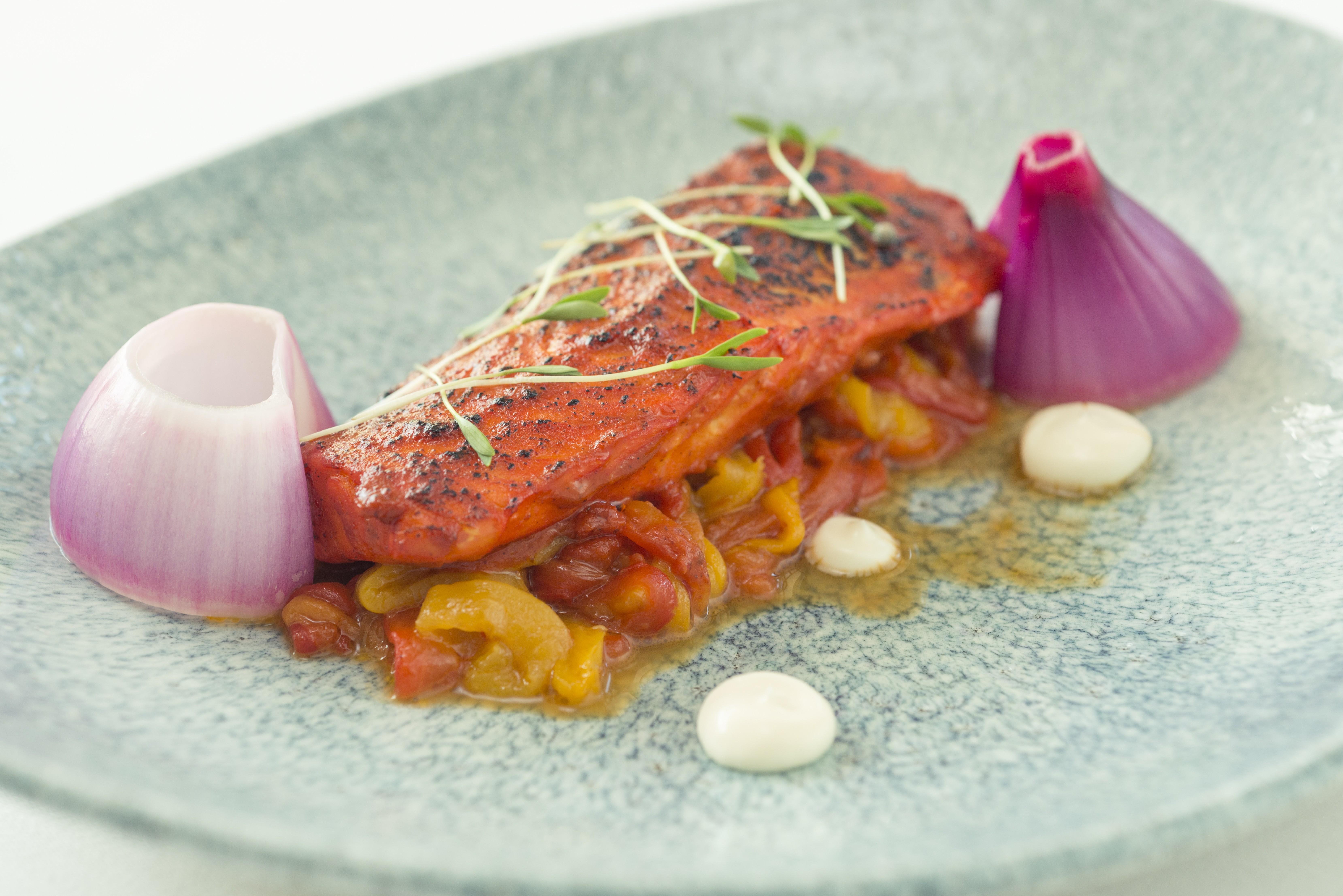 Grand Fiesta Americana Coral Beach Cancún Zewnętrze zdjęcie Salmon with a red pepper and saffron sauce