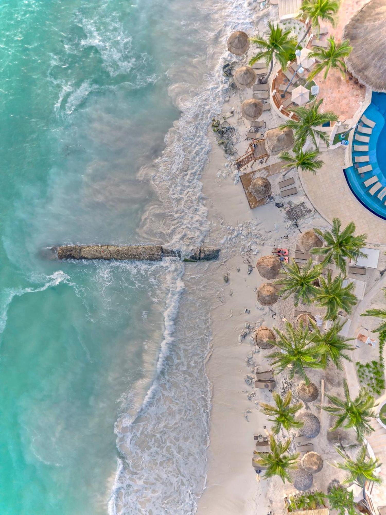 Grand Fiesta Americana Coral Beach Cancún Zewnętrze zdjęcie Aerial view of the wreck of the SS. City of Rome